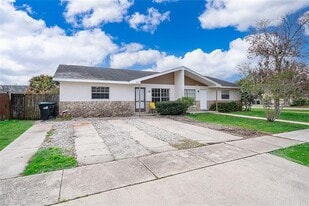 8026 Woodduck Dr in Orlando, FL - Building Photo