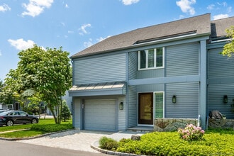 1 Island Dr in Norwalk, CT - Building Photo - Building Photo