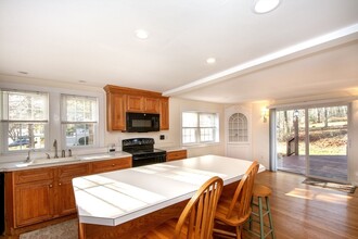 22 Red Gate Ln in Cohasset, MA - Building Photo - Building Photo