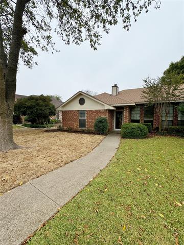 109 Larchbrook Dr in Desoto, TX - Foto de edificio