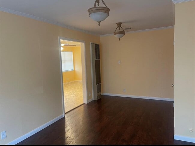 605 Tovrea Rd in Alvin, TX - Building Photo - Building Photo