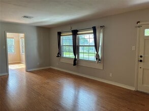37935 Coleman Ave in Dade City, FL - Building Photo - Building Photo