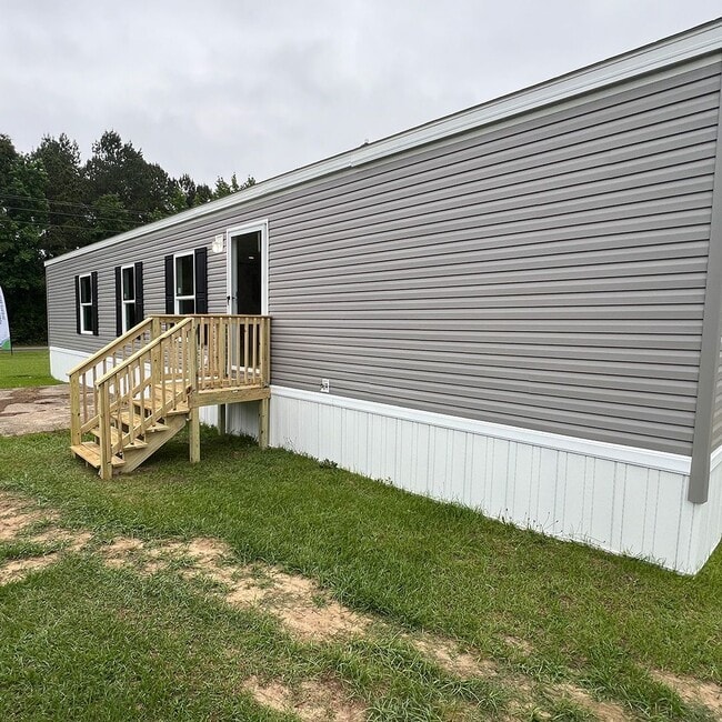 16800 Jessica Rd in Laurinburg, NC - Building Photo - Building Photo