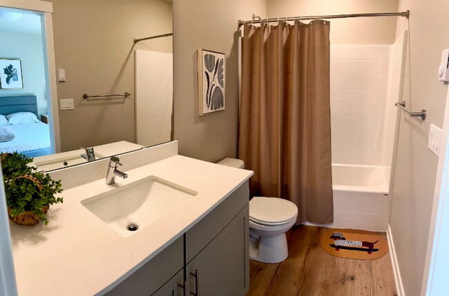 15423 Admiralty Way in Lynnwood, WA - Building Photo - Building Photo