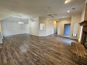 3820 Cord Cir in Norman, OK - Building Photo - Building Photo