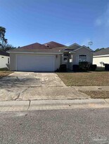 8949 Camelot Pl in Pensacola, FL - Building Photo