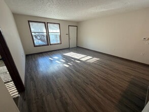 24 Central D in Bozeman, MT - Building Photo - Building Photo