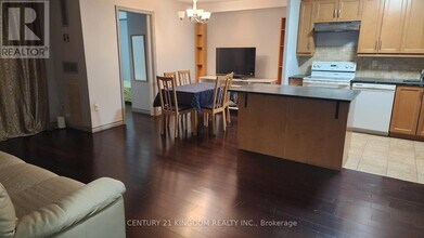 20 Edgecliff Golfway in Toronto, ON - Building Photo - Building Photo