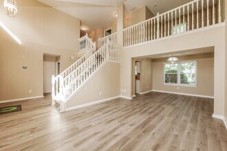 4947 Kilda Dr in Greenwood, IN - Foto de edificio - Building Photo