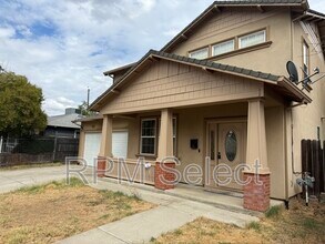 3329 San Jose Way in Sacramento, CA - Building Photo - Building Photo