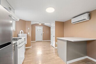 30 Bridge St in Nyack, NY - Building Photo - Building Photo