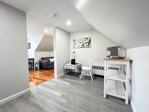 16 Lewis Ave, Unit 1-bedroom in Norwood, MA - Building Photo - Building Photo