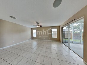 563 Worcester Ct in Jacksonville, FL - Building Photo - Building Photo