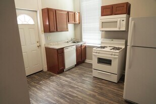 3225 Bishop St in Cincinnati, OH - Building Photo