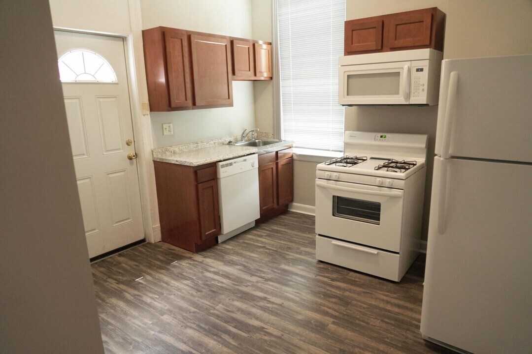 3225 Bishop St in Cincinnati, OH - Building Photo