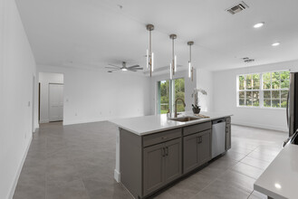 26390 Coco Cay Cir, Unit 102 in Bonita Springs, FL - Foto de edificio - Building Photo
