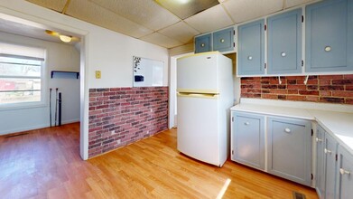 617 Oak St in Story City, IA - Building Photo - Building Photo