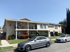 360 Freeman Ave in Long Beach, CA - Building Photo - Building Photo