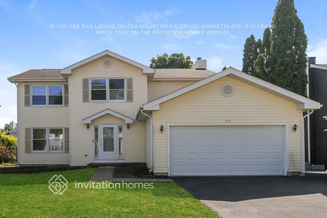 355 Westgate Terrace in Streamwood, IL - Building Photo