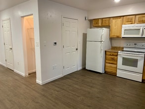 305 Sarah St in Fairbanks, AK - Building Photo - Building Photo