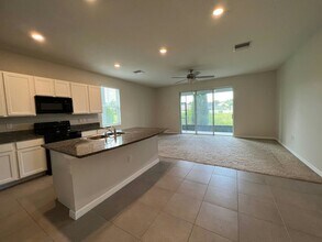 8625 Falling Blue Pl in Riverview, FL - Building Photo - Building Photo