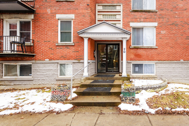 20 Des Érables Av in Montréal, QC - Building Photo - Building Photo