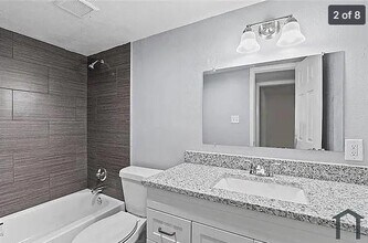 4832 Locke Ave in Fort Worth, TX - Building Photo - Building Photo