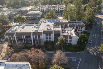 226 W Edith Ave in Los Altos, CA - Building Photo - Building Photo