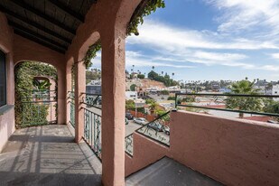 941 N. Vendome St. in Los Angeles, CA - Building Photo