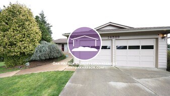 14329 Gibralter Rd in Anacortes, WA - Building Photo