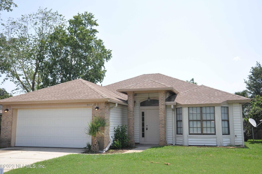 2043 Capistrano Dr in Jacksonville, FL - Building Photo