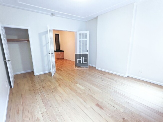 property at 117 E 89th St