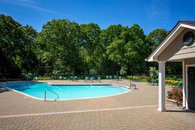 14 Margate Pl in Coram, NY - Building Photo