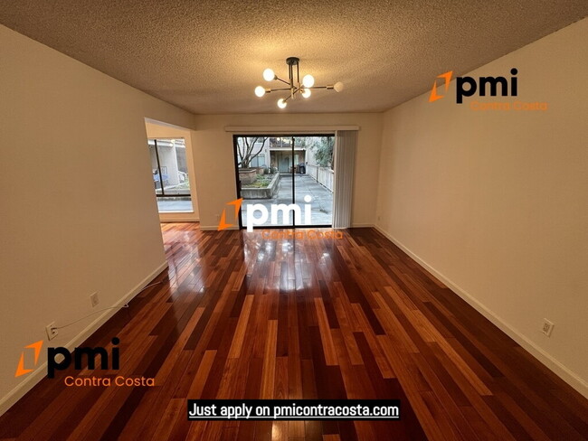 470 N Civic Dr in Walnut Creek, CA - Foto de edificio - Building Photo