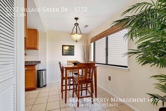 5772 Village Green Dr in Alexandria, VA - Building Photo - Building Photo