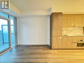 8 Interchange Wy in Vaughan, ON - Building Photo - Building Photo