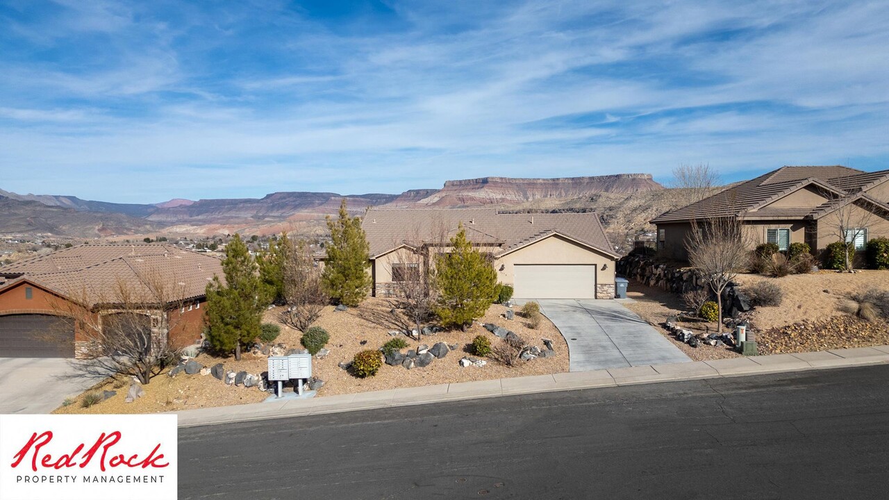 1174 N Sunset Ridge Dr in Hurricane, UT - Foto de edificio