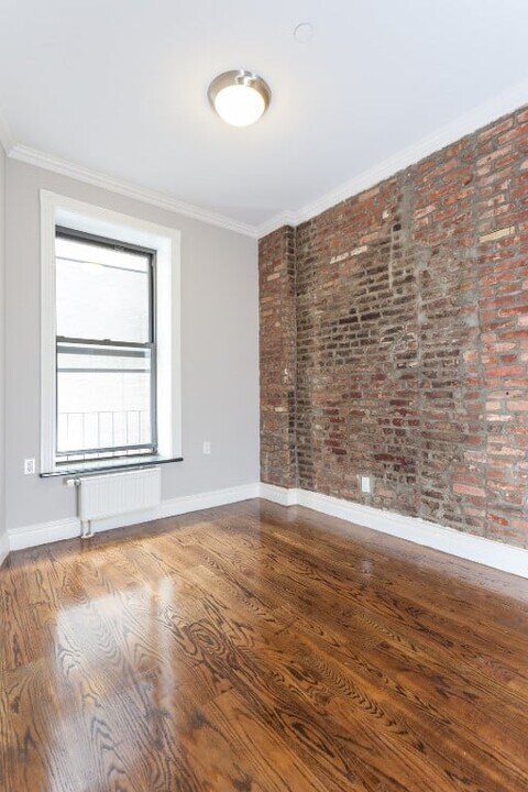 202 E 13th St, Unit 3H in New York, NY - Building Photo
