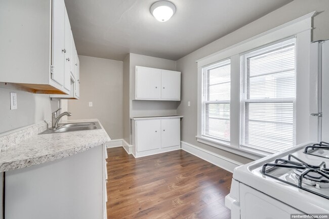 328 Parkway Ave in Oshkosh, WI - Building Photo - Building Photo