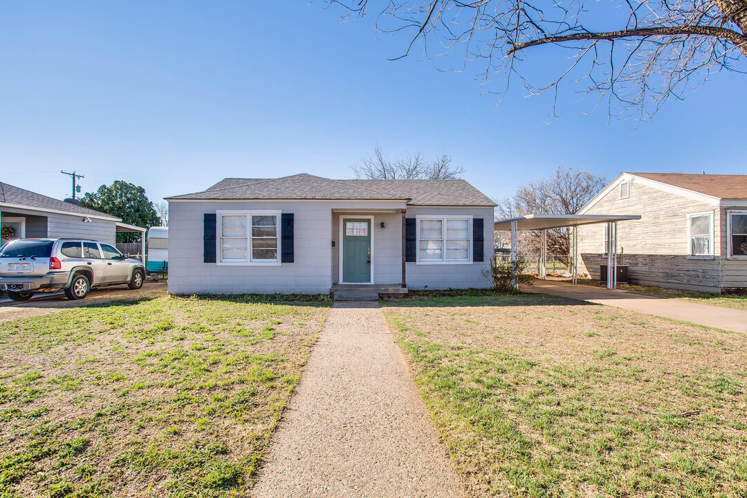 2717 41st St in Lubbock, TX - Building Photo