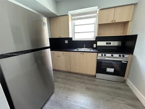 1334 Alton Rd in Miami Beach, FL - Building Photo - Building Photo