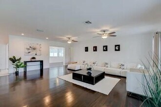 3170 NW 68th Ct in Fort Lauderdale, FL - Building Photo - Building Photo
