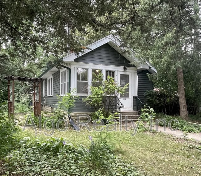 property at 1475 Albert St N