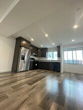 14211 Gilmore St in Los Angeles, CA - Building Photo - Building Photo