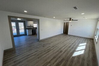 424 N Clay St in Marshfield, MO - Building Photo - Building Photo