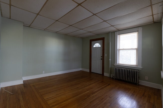 50 Youngs Ave, Unit 1 in West Warwick, RI - Building Photo - Building Photo