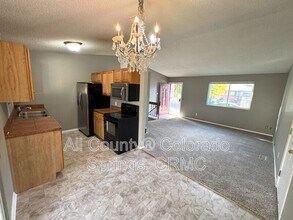 2045 Grosbear Ln in Colorado Springs, CO - Building Photo - Building Photo