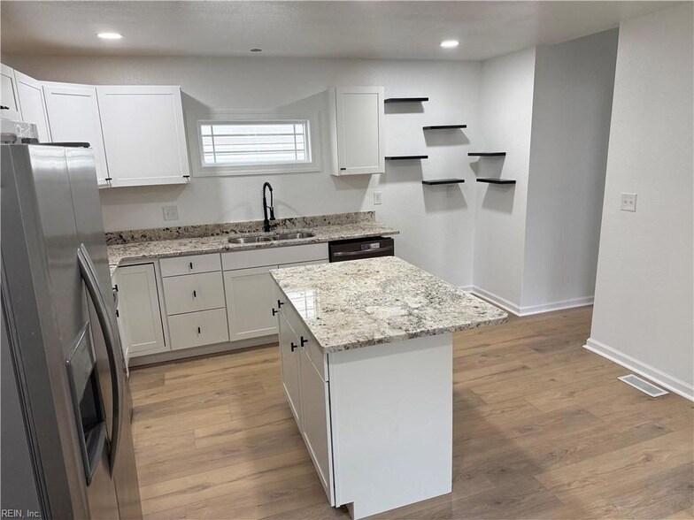 1440 Lasalle Ave in Portsmouth, VA - Foto de edificio