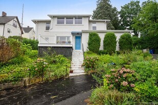 144 S Broadway in Tarrytown, NY - Building Photo