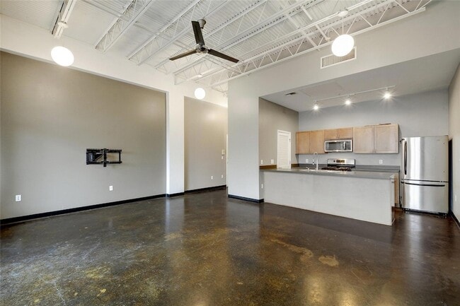 2401 E 6th St, Unit 41 in Austin, TX - Building Photo - Building Photo